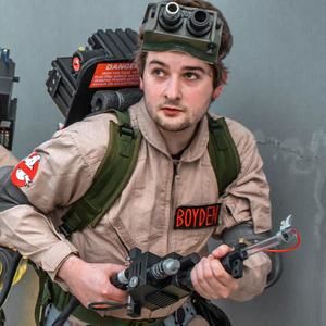 Meet your Posher, Casey